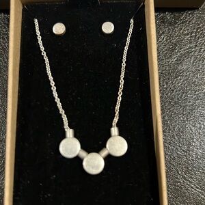 Silver necklace and earrings set 20 inches three dots new